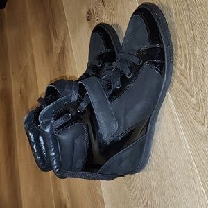 PAUL GREEN REAL LEATHER N PATENT HI TOP HIDDEN LOW WEDGE SNEAKER SIZE 9 EUC